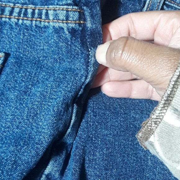 Calvin Klein Side vent Hipster jean short no offer - Picture 6 of 16